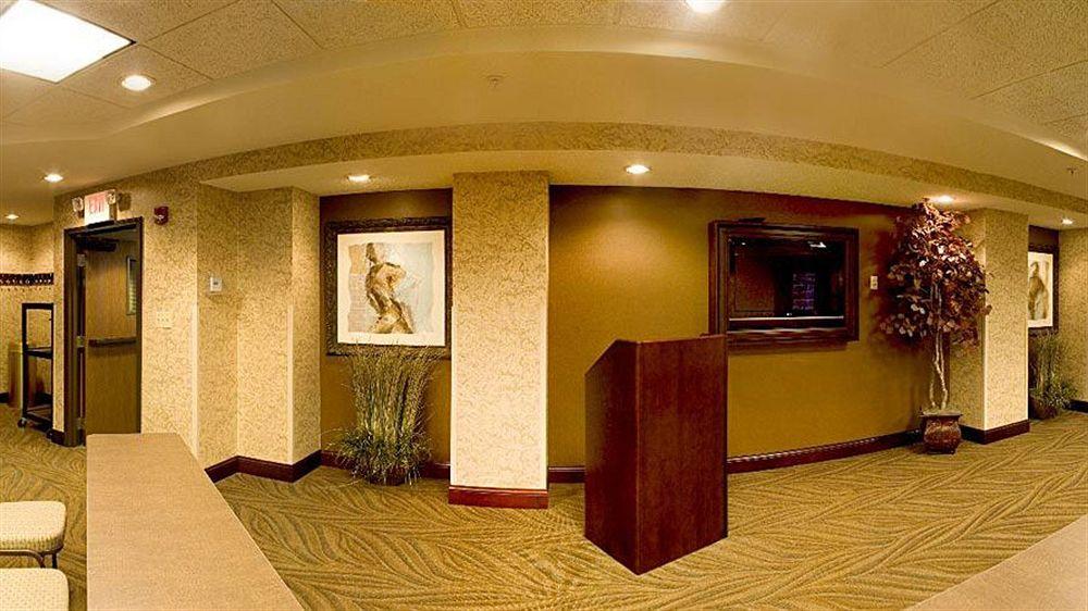 Hampton Inn Варшава Екстер'єр фото