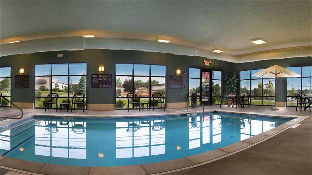 Hampton Inn Варшава Екстер'єр фото