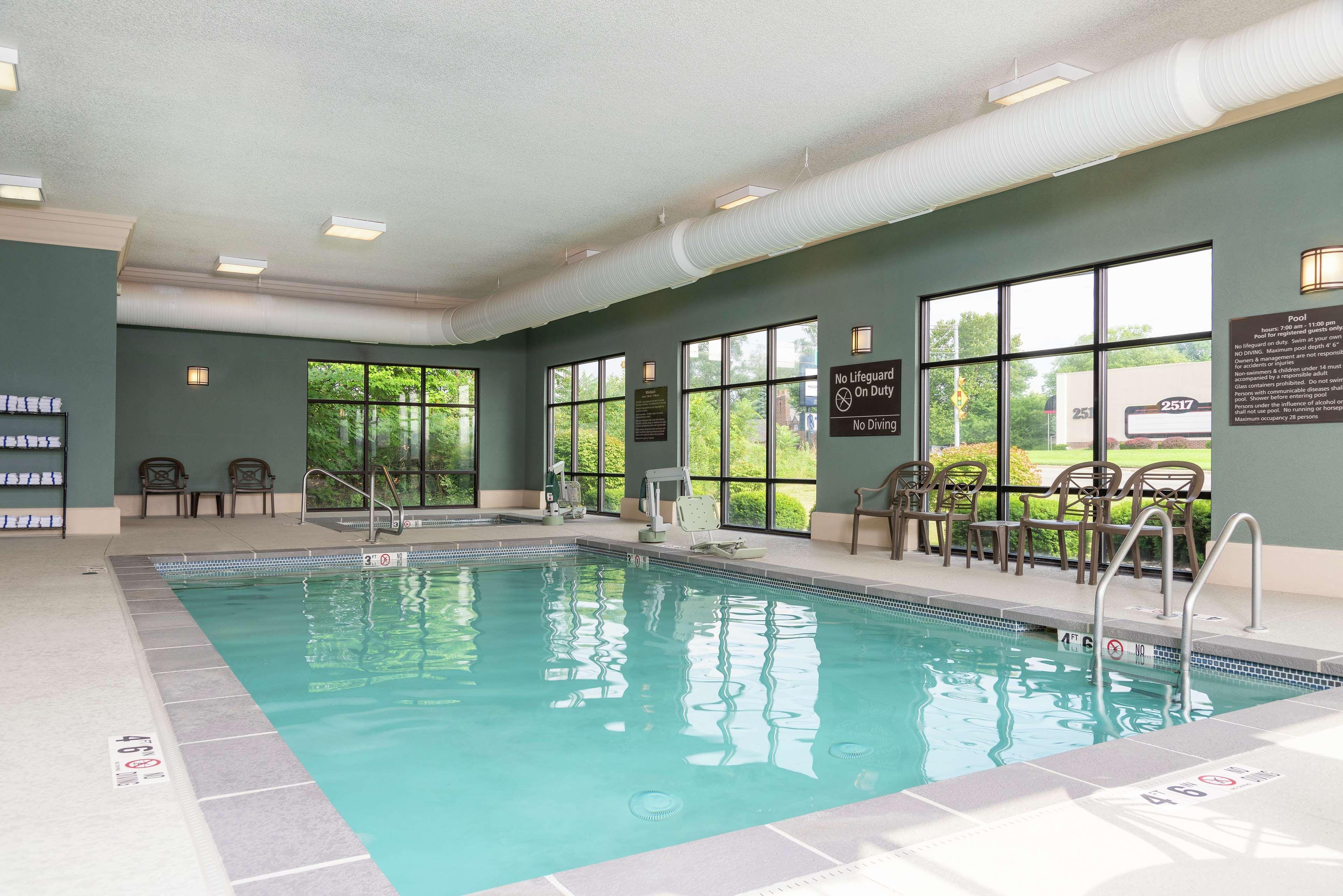 Hampton Inn Варшава Екстер'єр фото