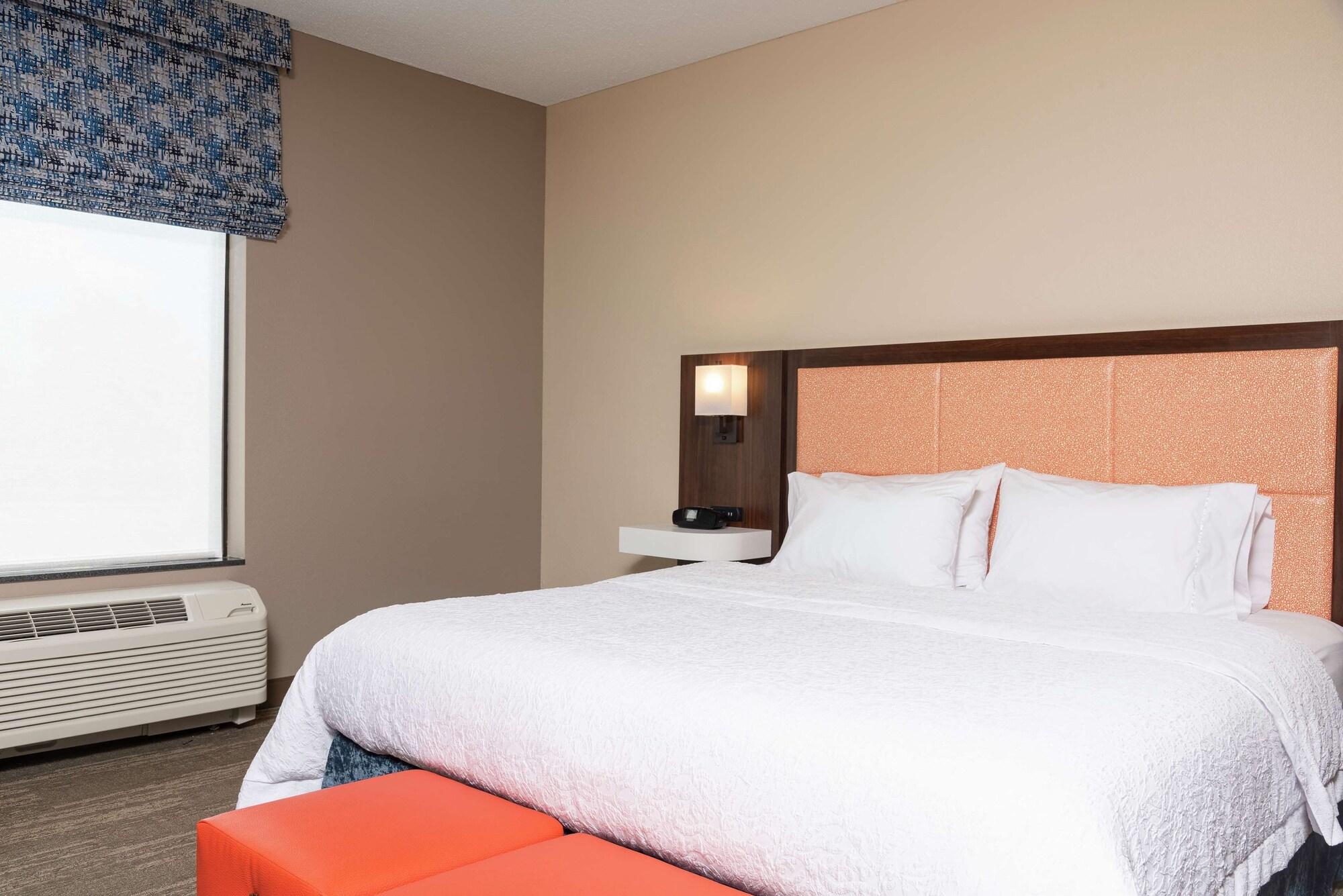 Hampton Inn Варшава Екстер'єр фото