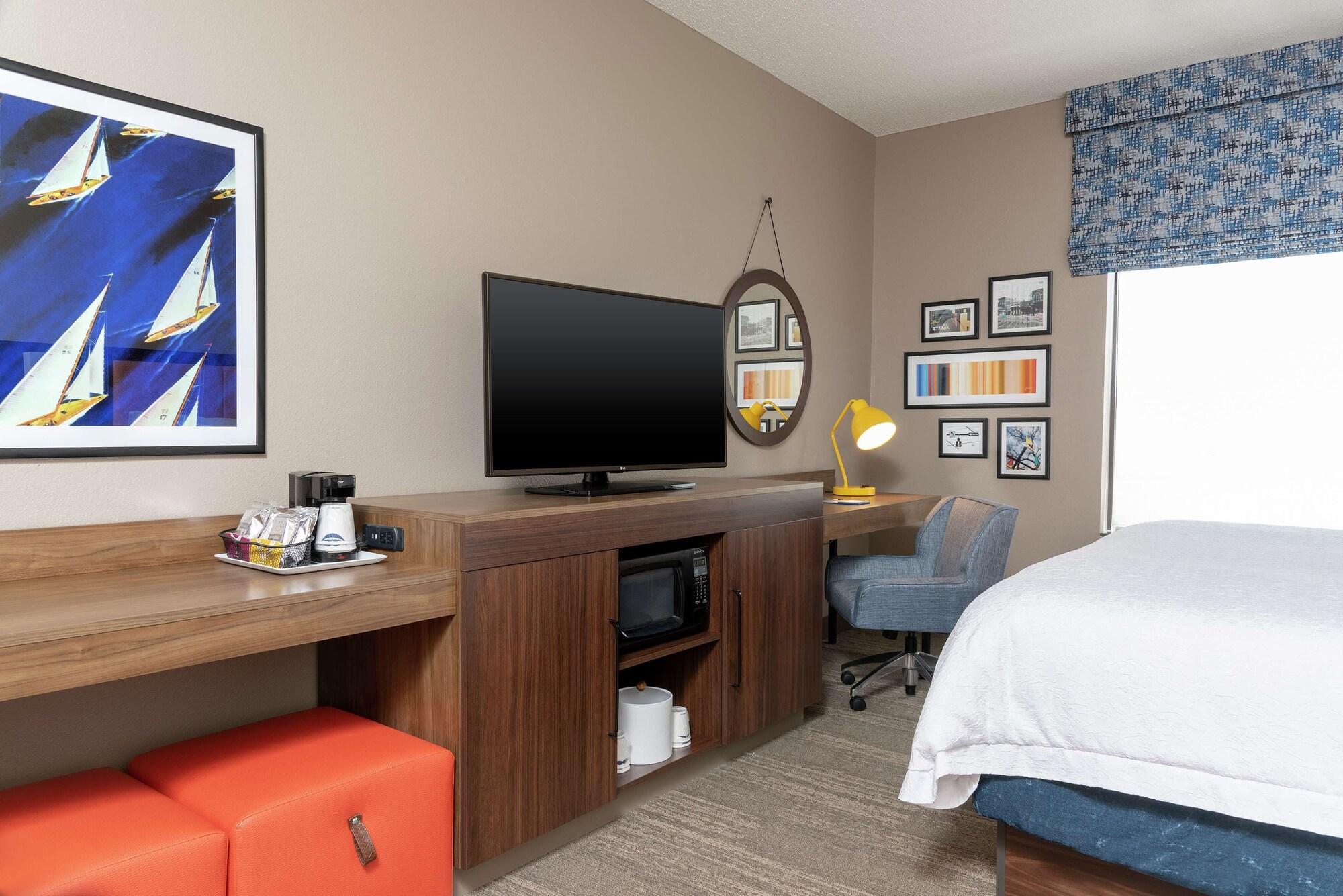 Hampton Inn Варшава Екстер'єр фото