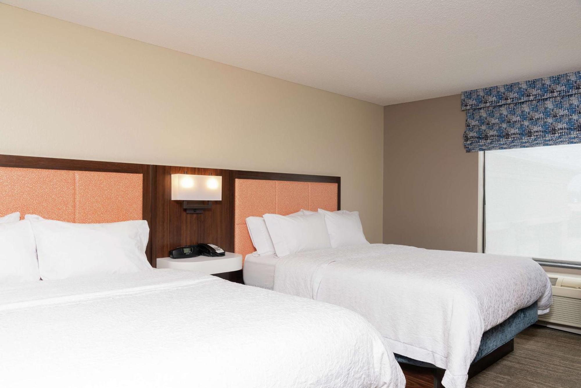 Hampton Inn Варшава Екстер'єр фото