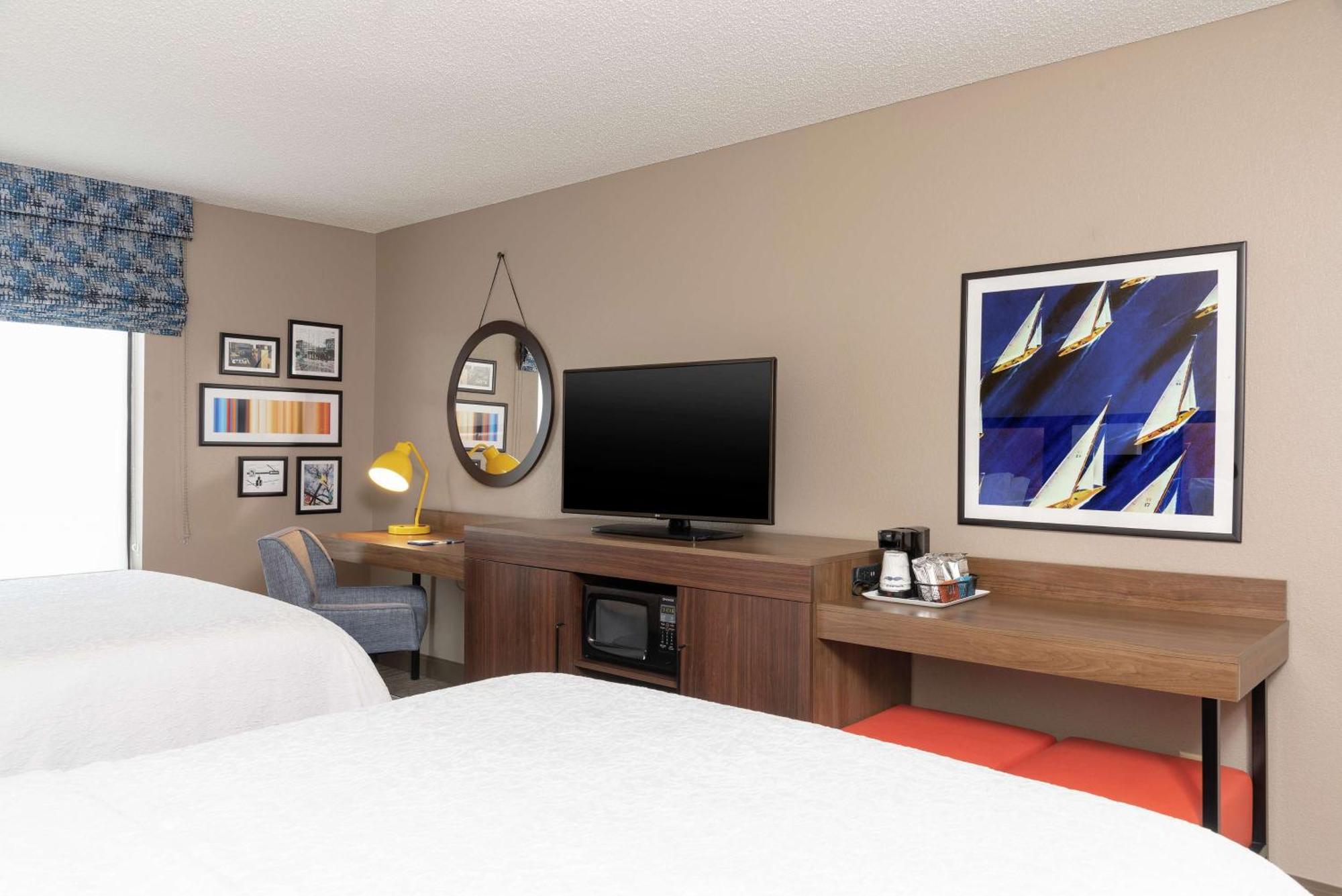Hampton Inn Варшава Екстер'єр фото