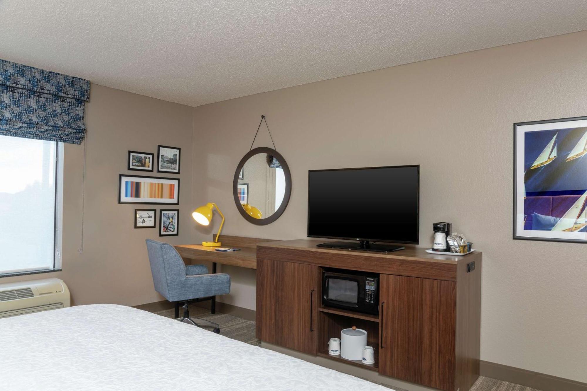 Hampton Inn Варшава Екстер'єр фото
