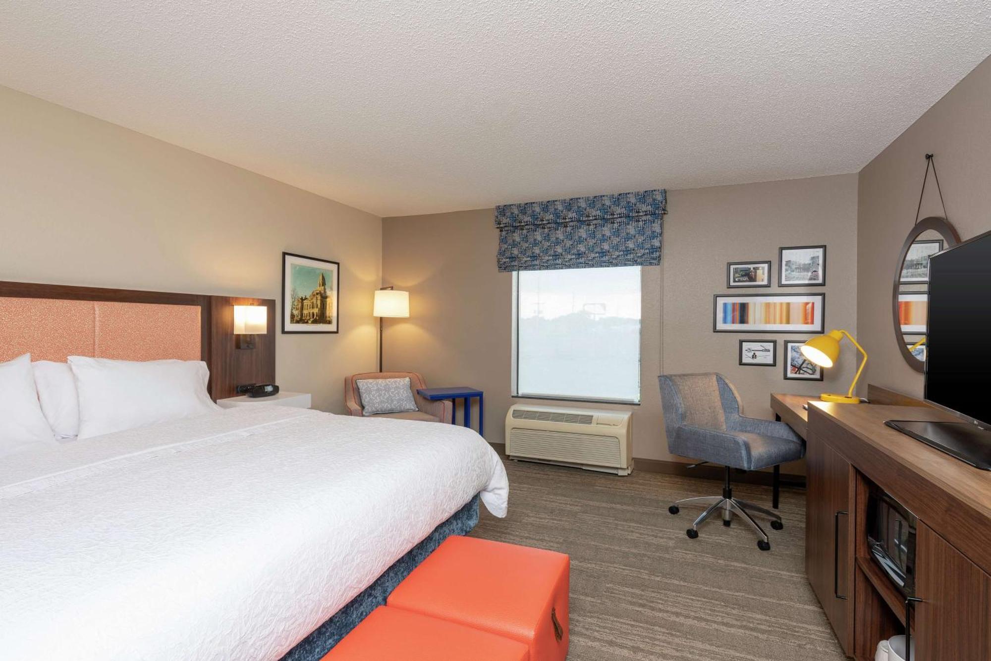 Hampton Inn Варшава Екстер'єр фото