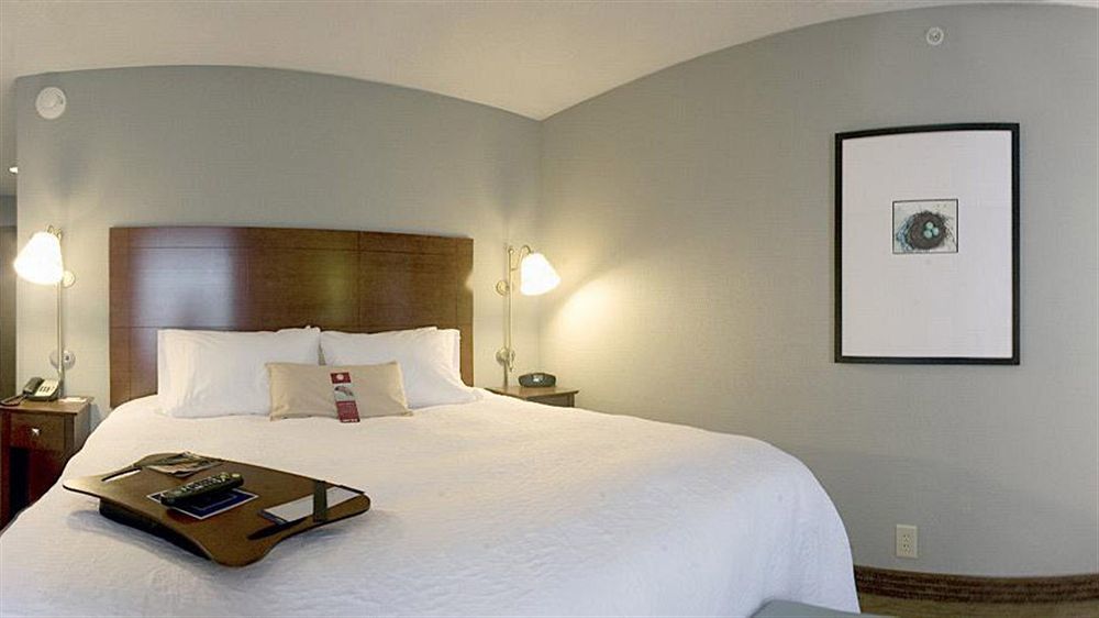 Hampton Inn Варшава Екстер'єр фото