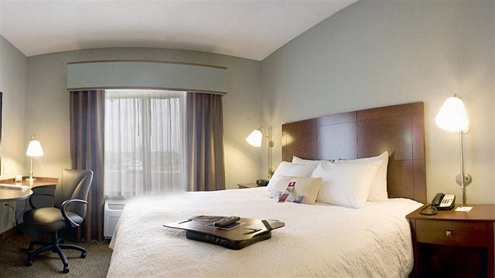 Hampton Inn Варшава Екстер'єр фото