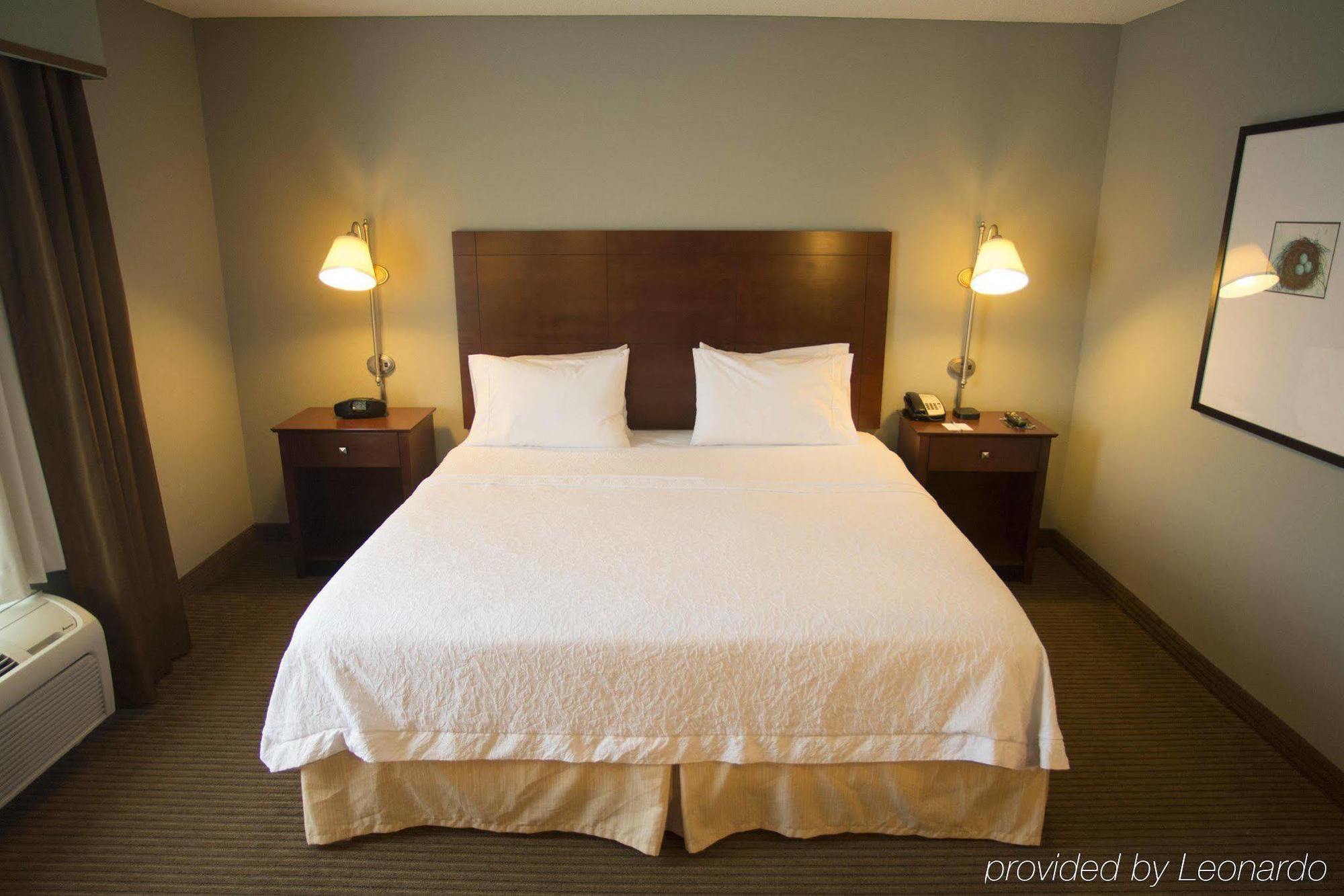 Hampton Inn Варшава Екстер'єр фото
