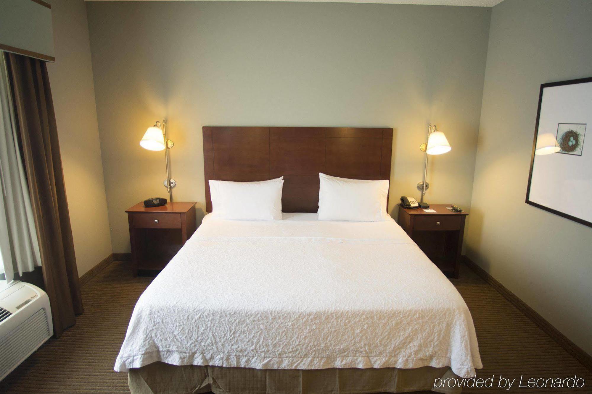 Hampton Inn Варшава Екстер'єр фото