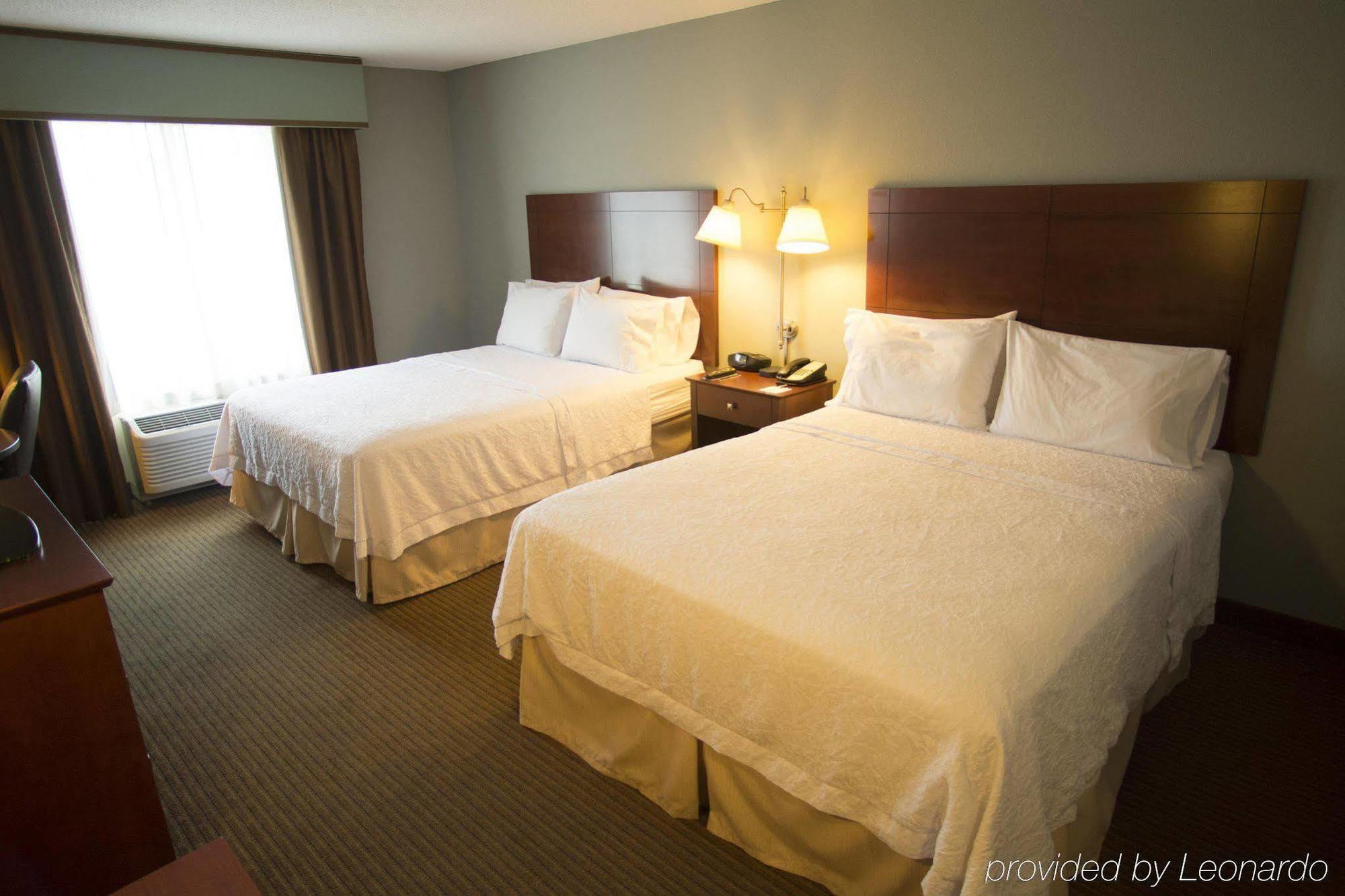 Hampton Inn Варшава Екстер'єр фото