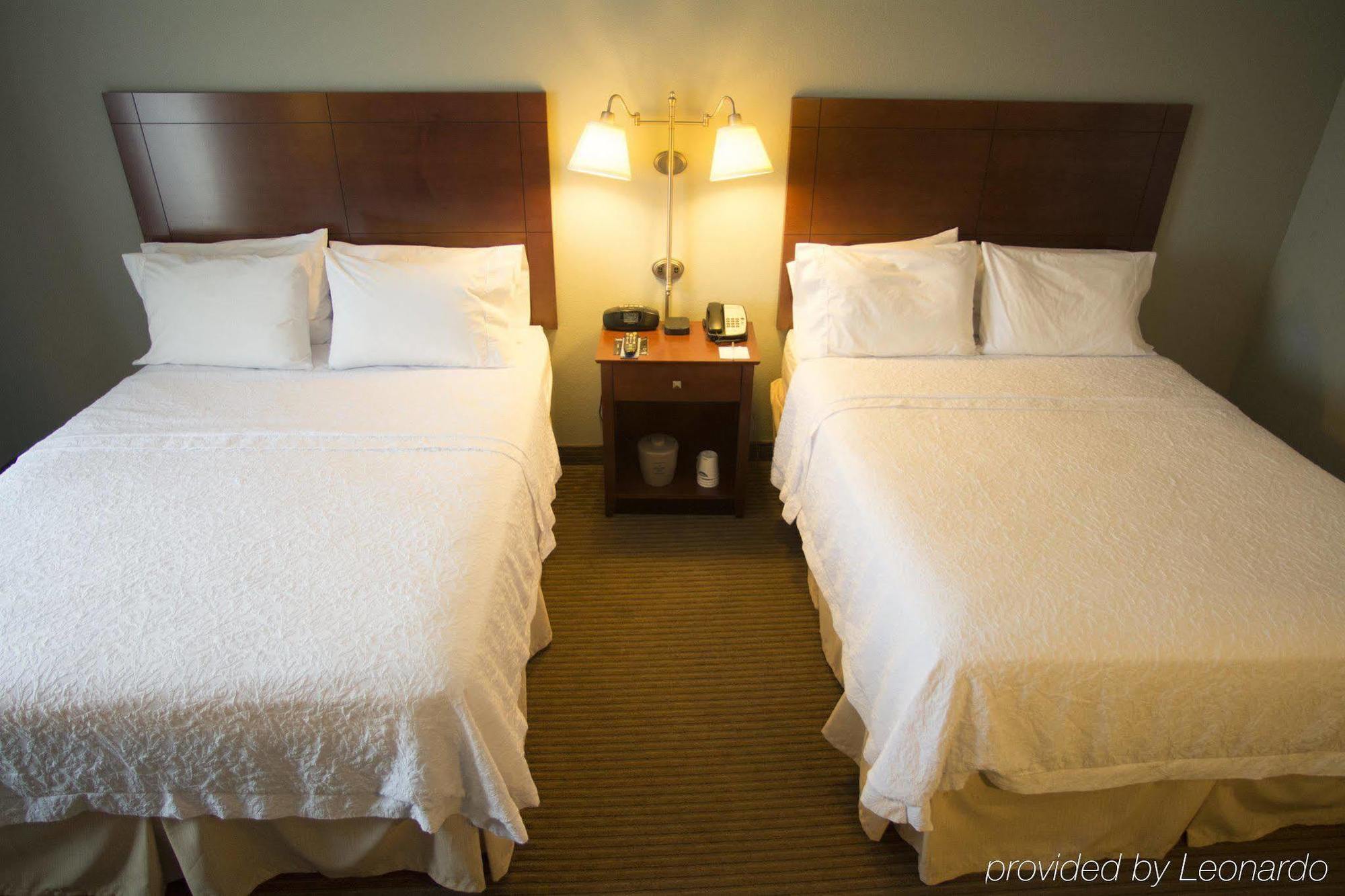 Hampton Inn Варшава Екстер'єр фото
