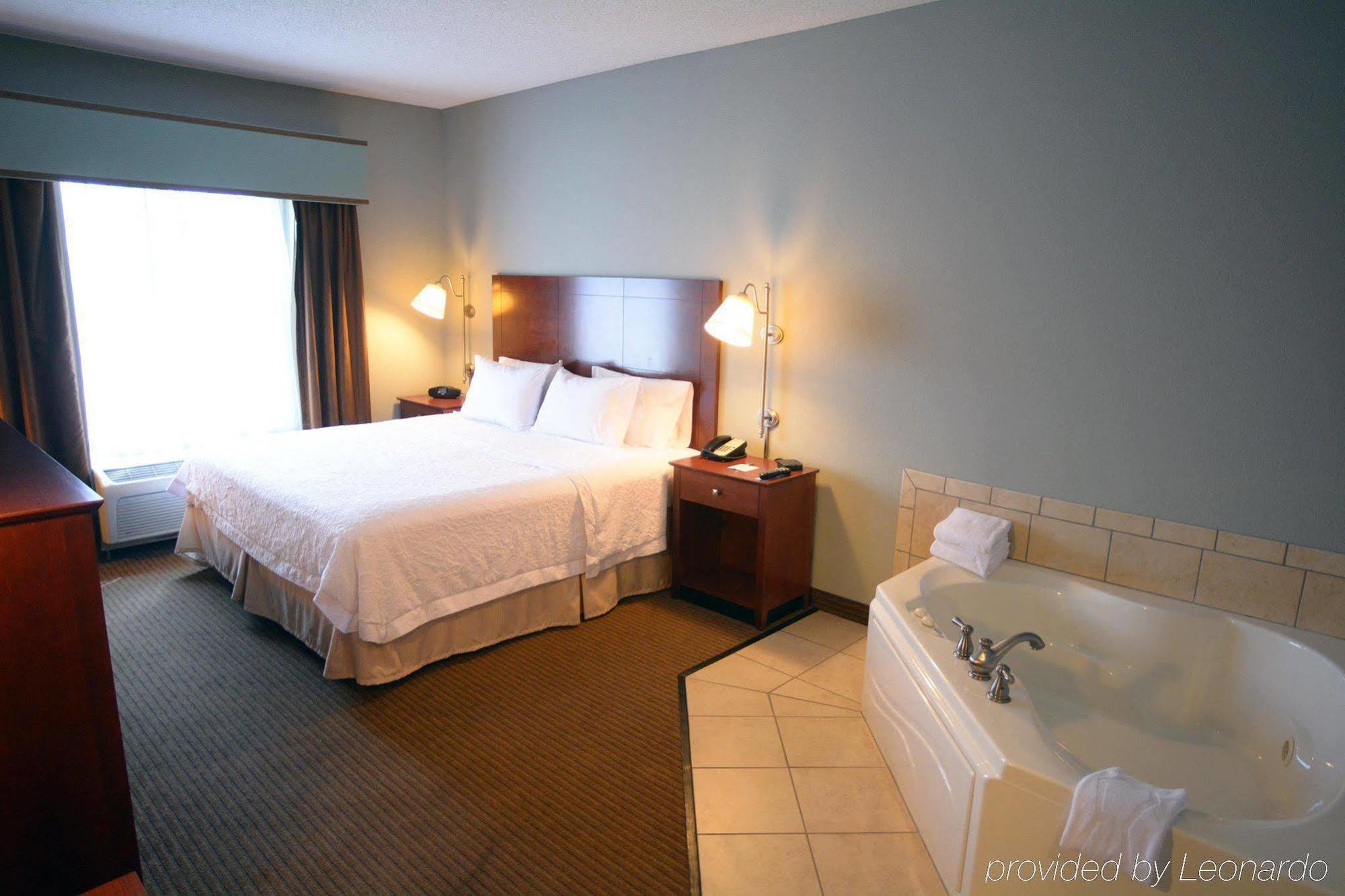 Hampton Inn Варшава Екстер'єр фото
